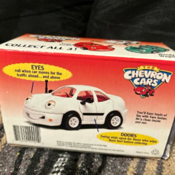 Chevron Cars Sam Sedan IOB In Original Box 1990s 90s - Picture 3 of 3